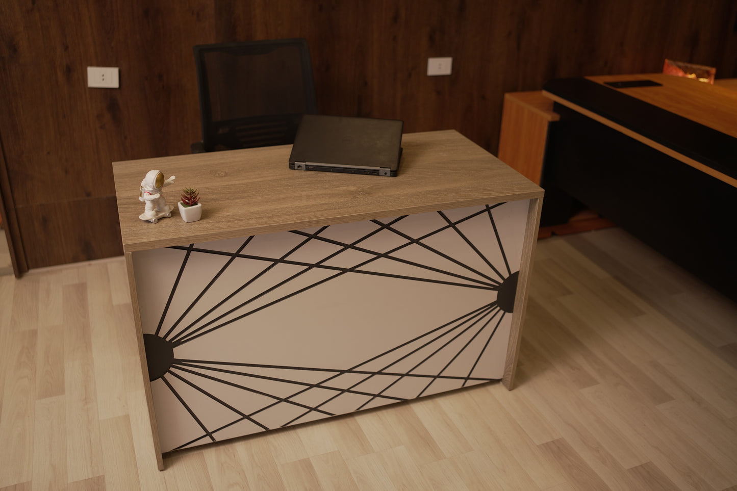 Employee Desk – No Drawers, Wood Legs, Modesty Panel – ED 99