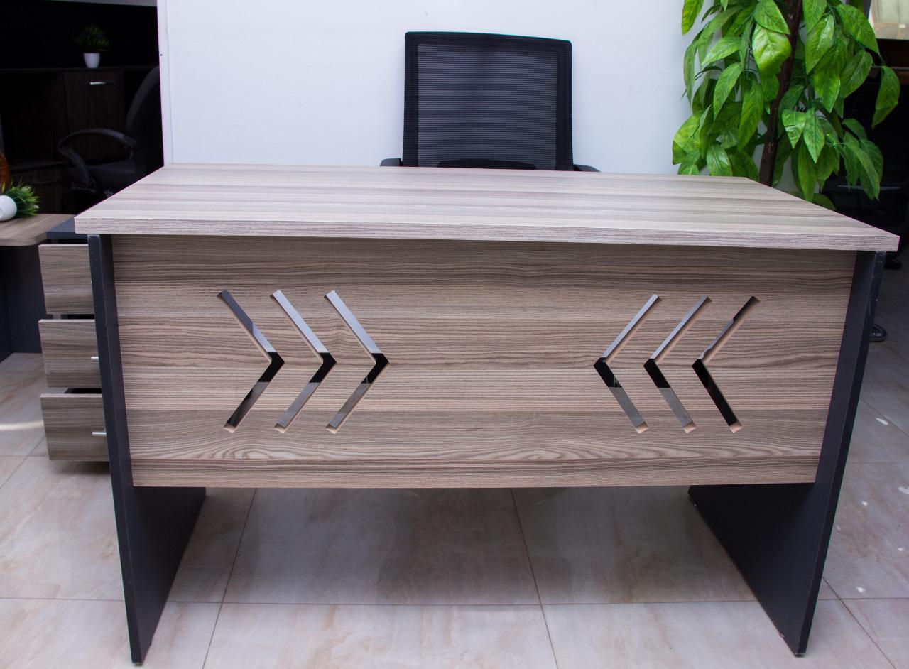 Employee Desk – No Drawers, Wood Rear Modesty Panel, 25mm Top – ED 50