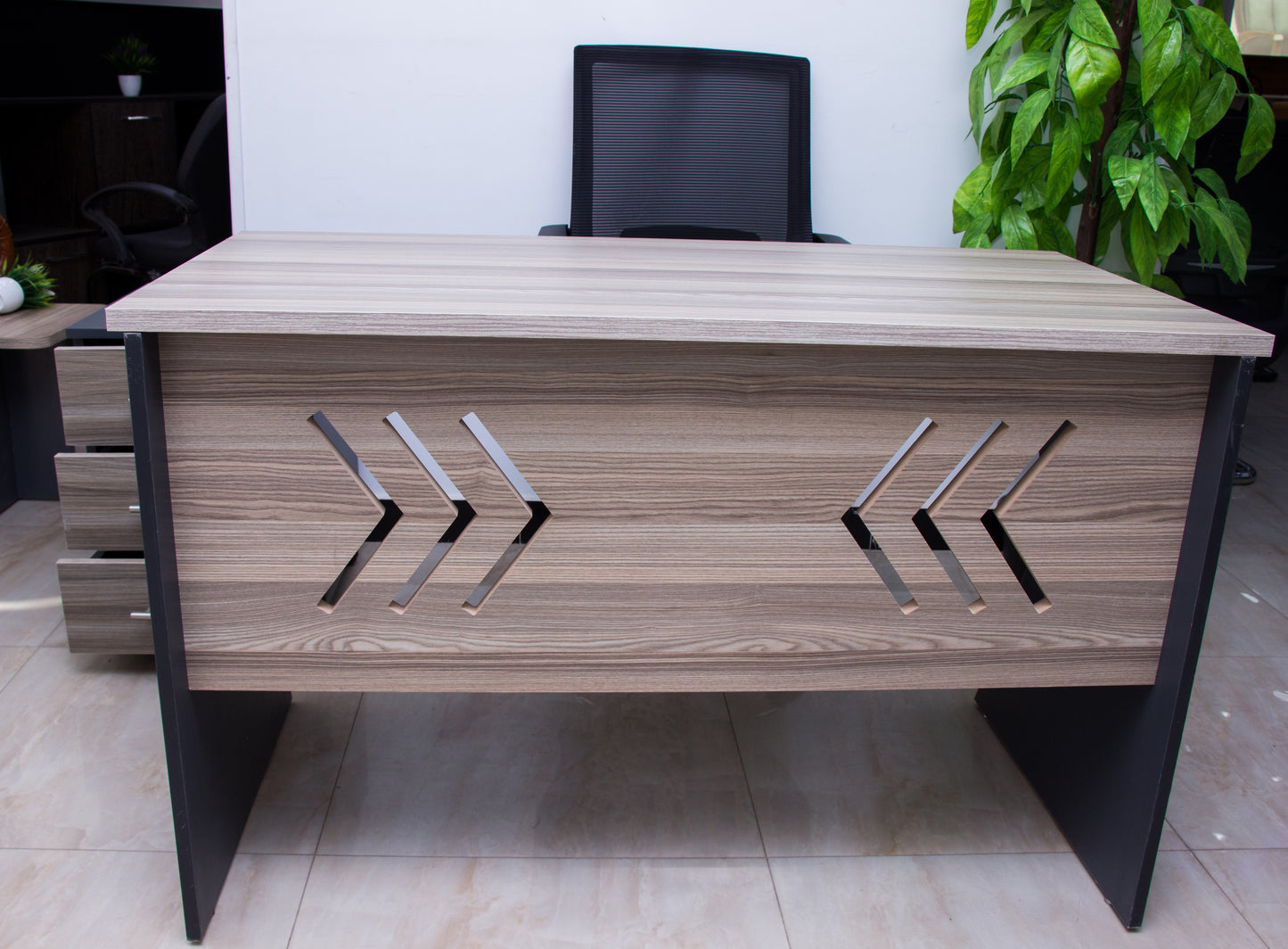 Employee Desk – No Drawers, Wood Rear Modesty Panel, 25mm Top – ED 50