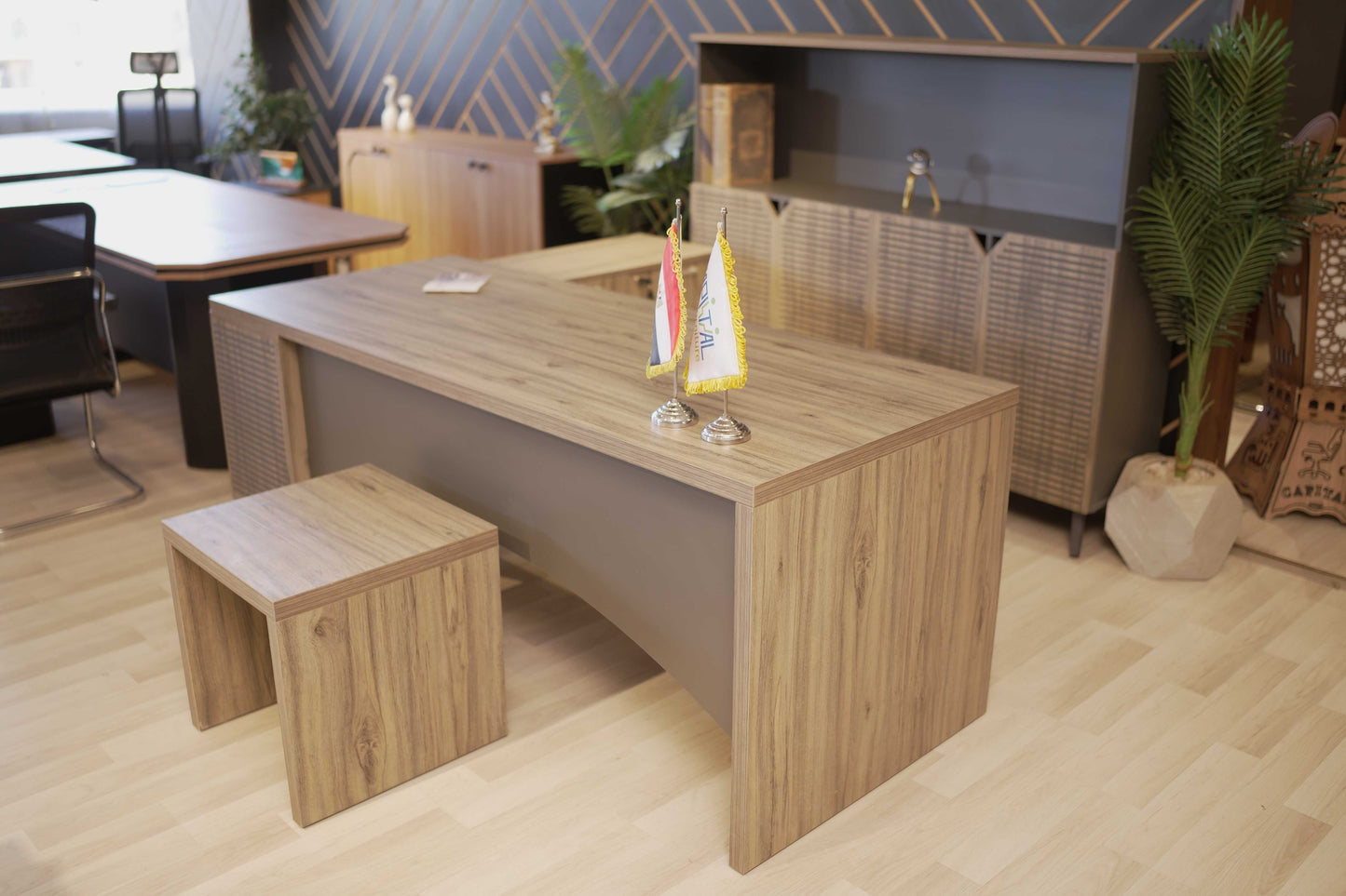 Executive Manager Desk – Metal Leg & MDF Top – MD147