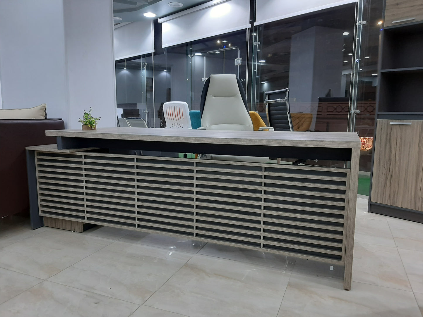 Executive Wooden Desk – Slatted Panel Multi-Size – MD151