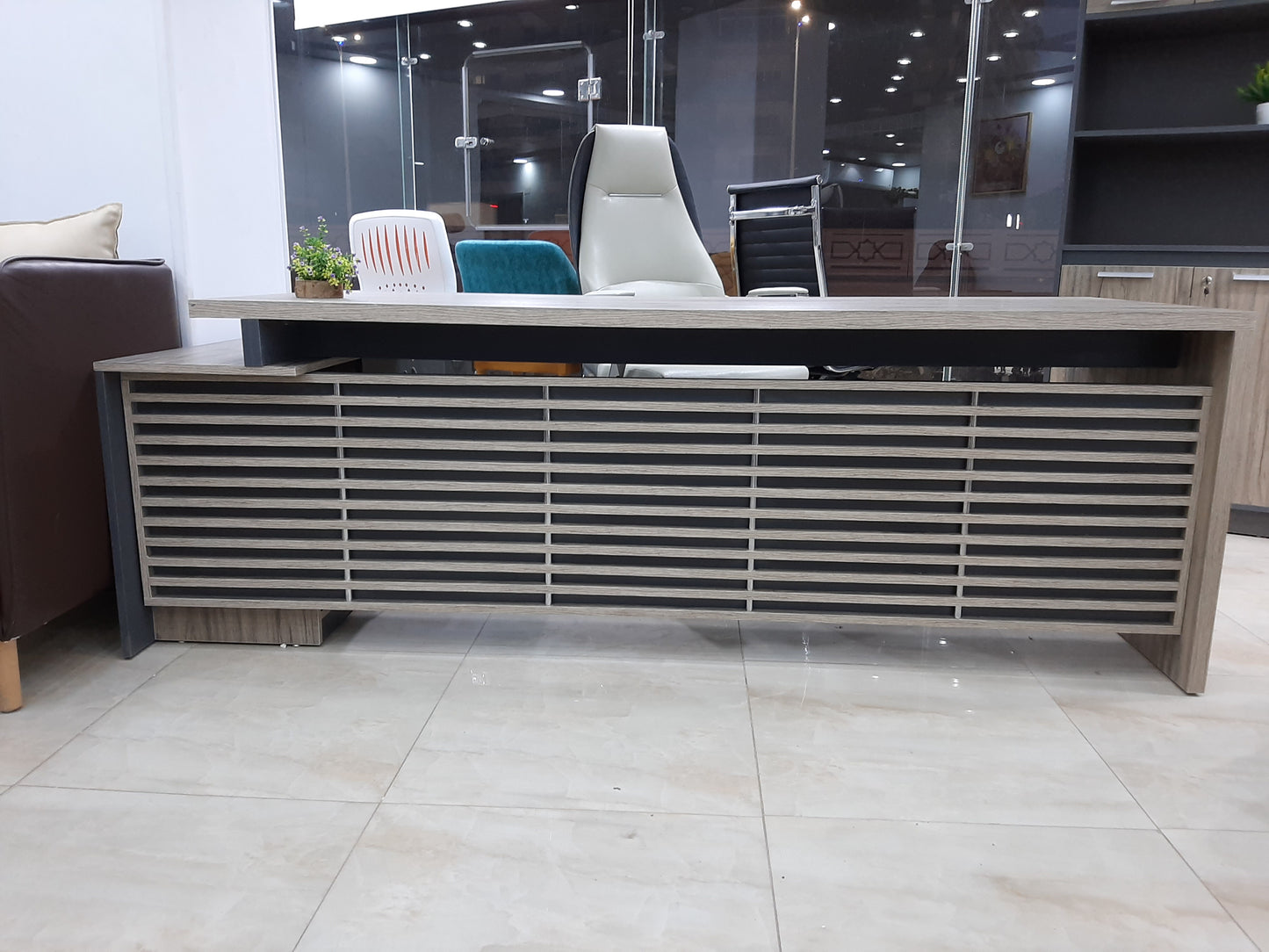 Executive Wooden Desk – Slatted Panel Multi-Size – MD151