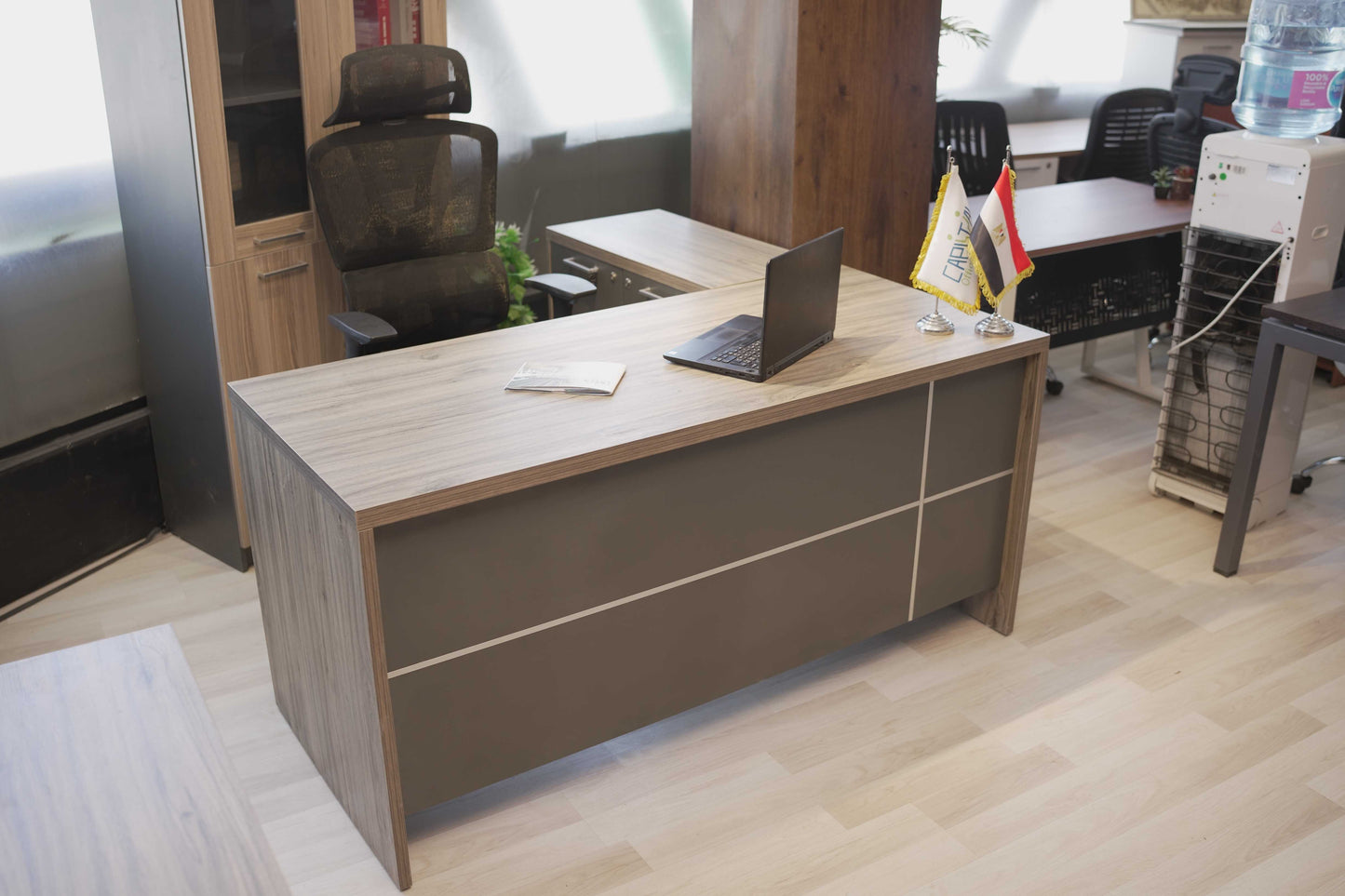 Executive Office Desk – Simple & Elegant Design – MD52