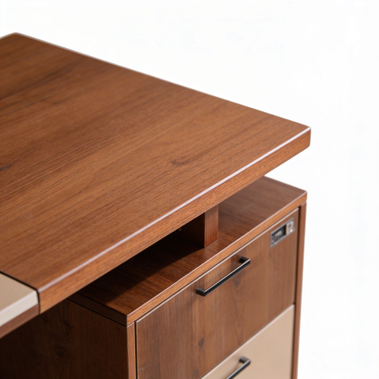 Executive Wooden Desk – L-Shaped with Side Storage – MD530
