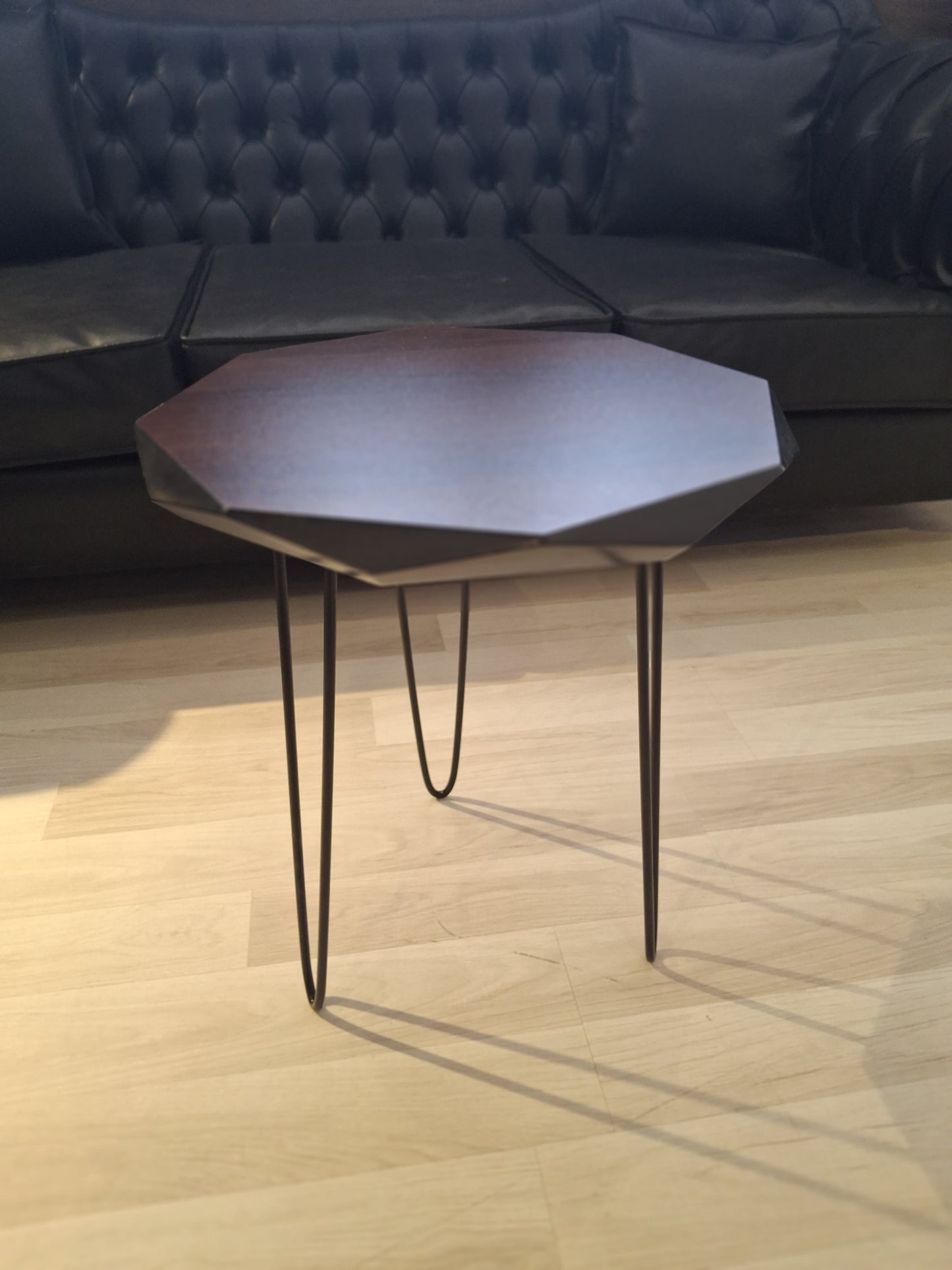 طاولة شاي – سطح MDF مثمن الأضلاع بأرجل سوداء 60 سم – TE131